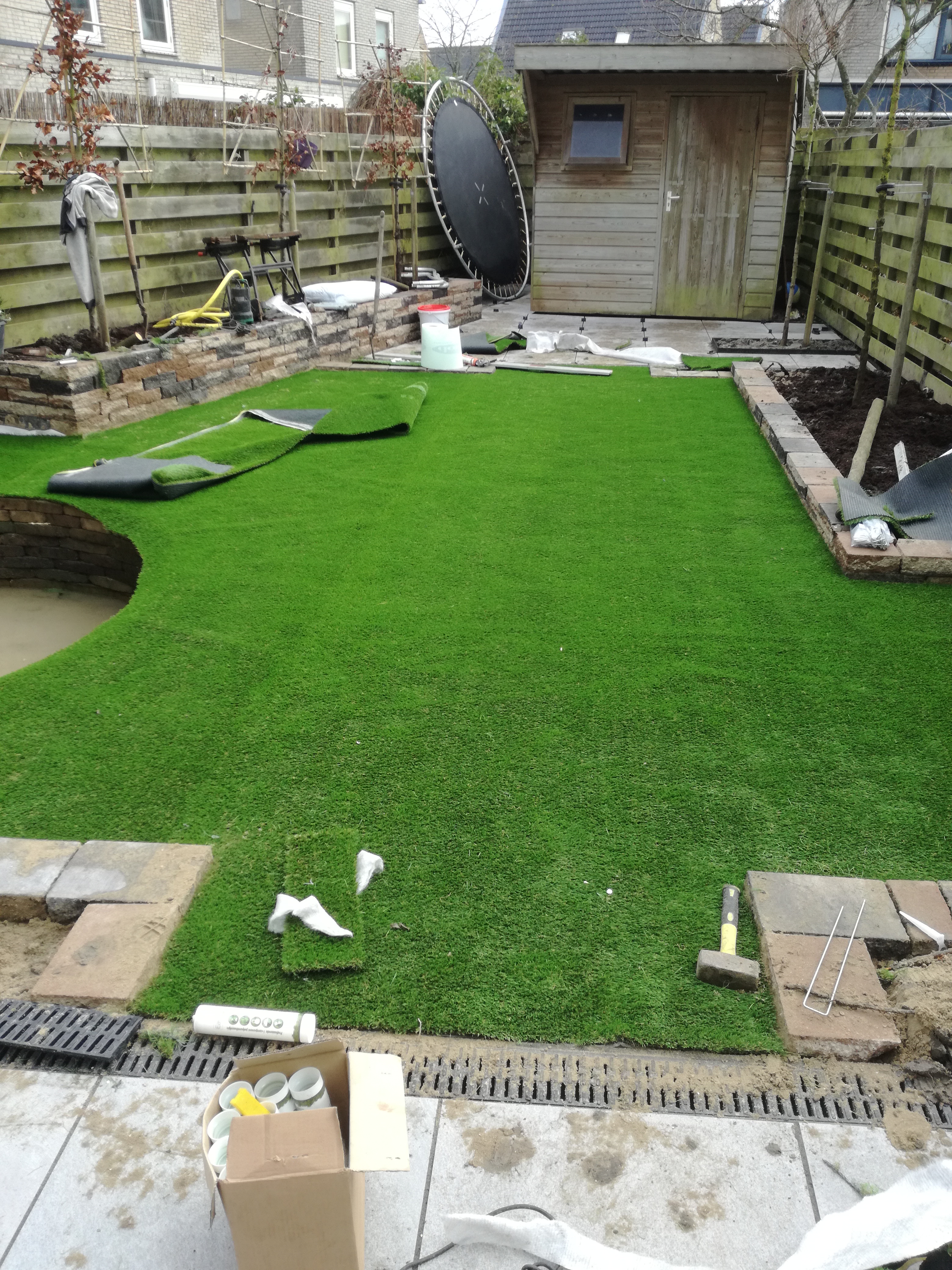 Aanleggen Kunstgras, de tuinen in Schagen